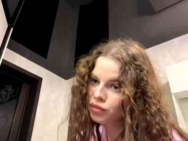 KatriceSarcone webcam