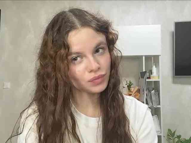 KatriceSarcone webcam
