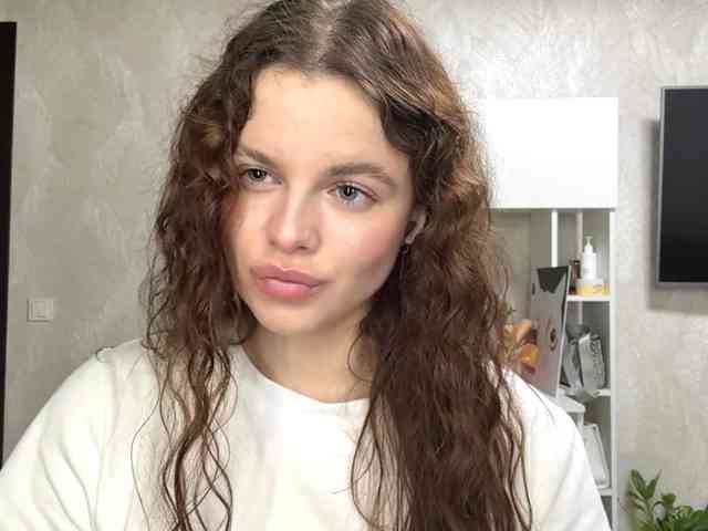 KatriceSarcone webcam
