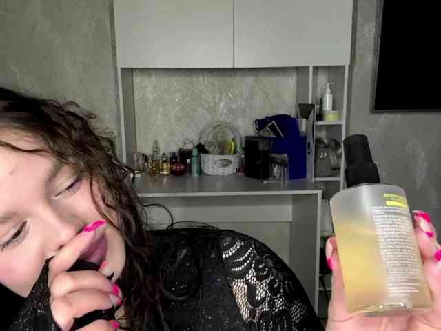 KatriceSarcone webcam