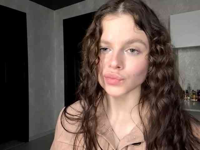 KatriceSarcone webcam