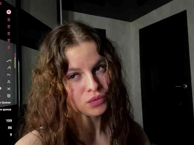 KatriceSarcone webcam