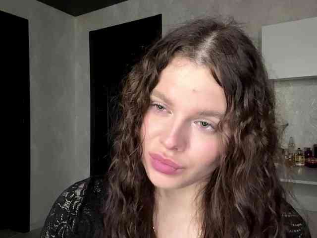 KatriceSarcone webcam