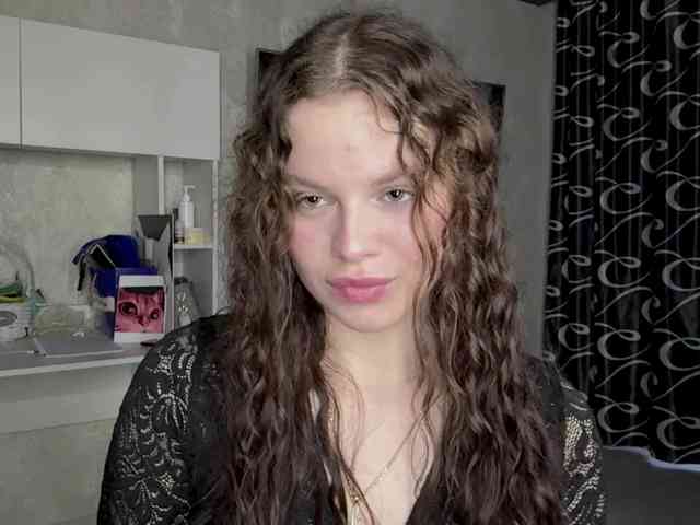 KatriceSarcone webcam