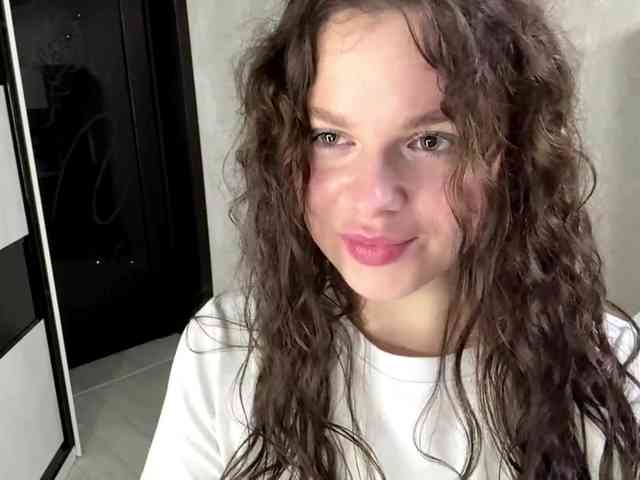 KatriceSarcone webcam