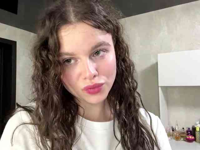 KatriceSarcone webcam