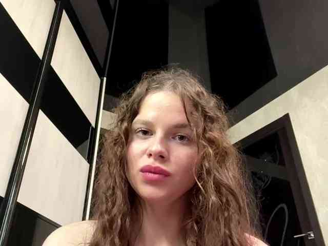 KatriceSarcone webcam