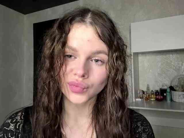 KatriceSarcone webcam
