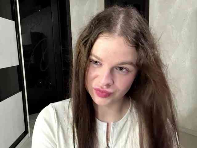 KatriceSarcone webcam