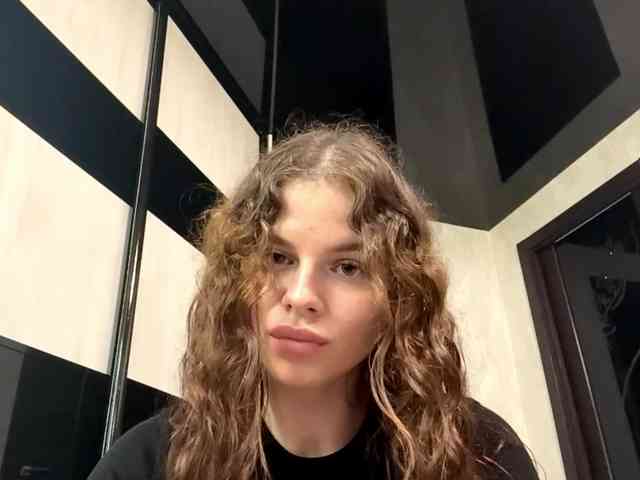 KatriceSarcone webcam