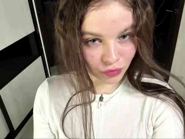 KatriceSarcone webcam