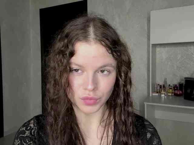 KatriceSarcone webcam