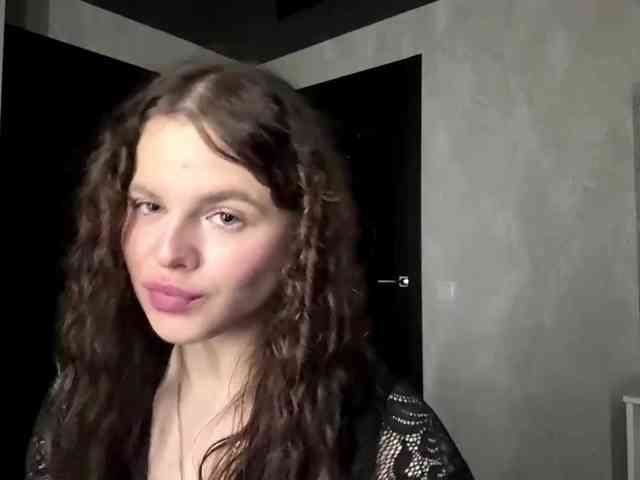 KatriceSarcone webcam