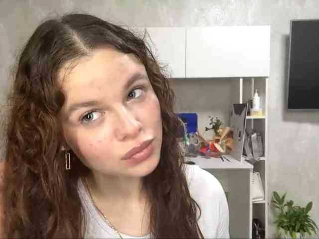 KatriceSarcone webcam
