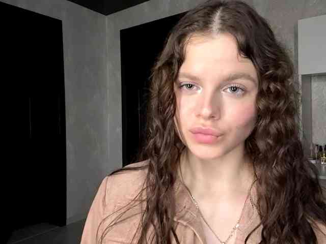 KatriceSarcone webcam