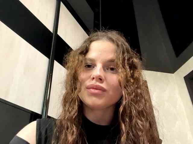KatriceSarcone webcam