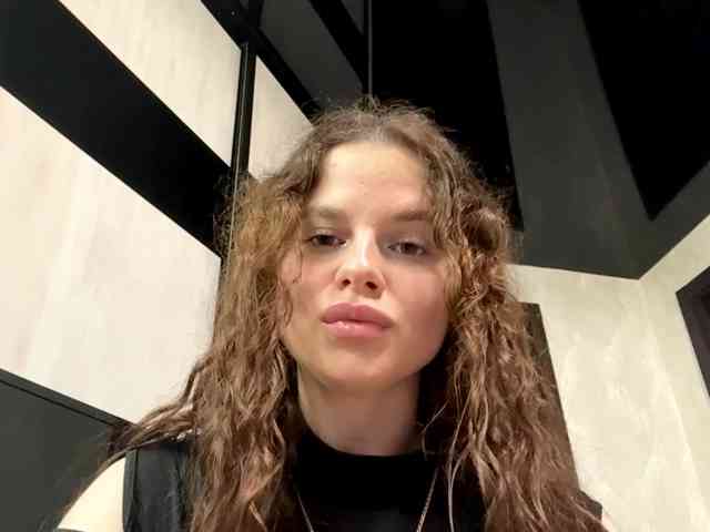 KatriceSarcone webcam