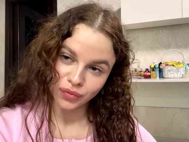 KatriceSarcone webcam