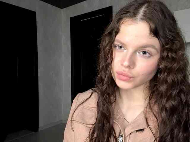KatriceSarcone webcam