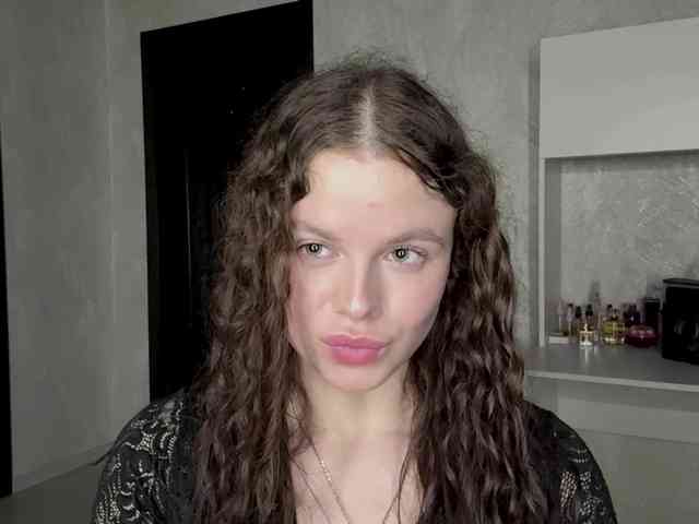 KatriceSarcone webcam
