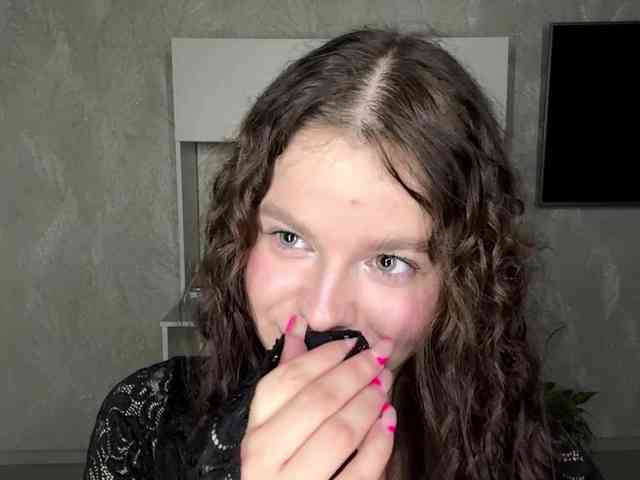 KatriceSarcone webcam