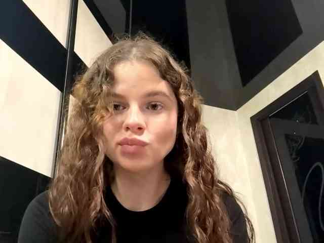 KatriceSarcone webcam