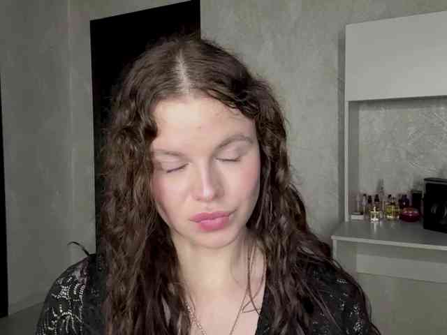 KatriceSarcone webcam