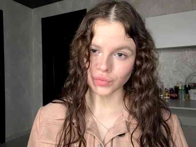 KatriceSarcone webcam