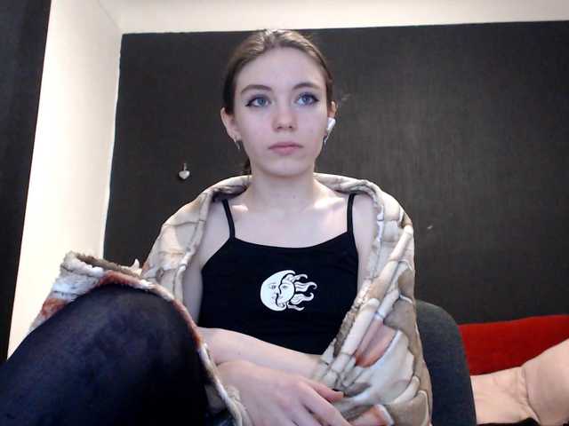 Danielle-Morina live cam preview
