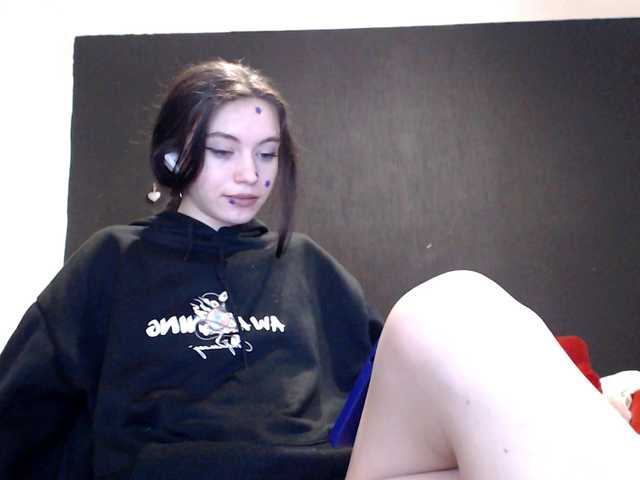Danielle-Morina live cam on BongaCams