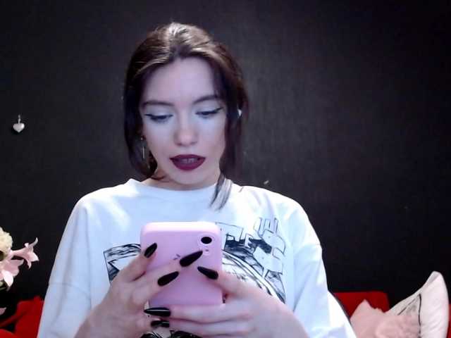 Danielle-Morina live cam on BongaCams