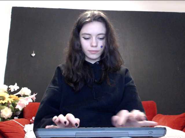 Danielle-Morina live cam on BongaCams