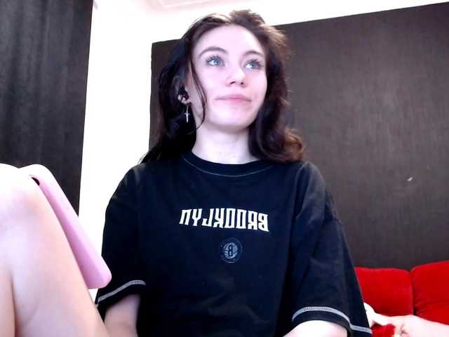 Danielle-Morina live cam on BongaCams