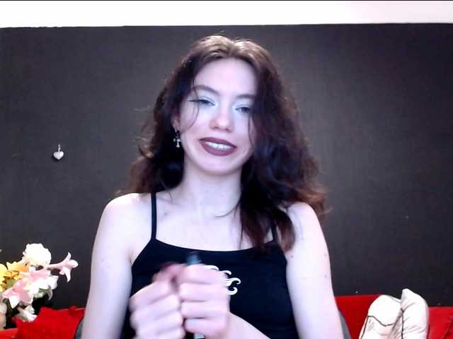 Danielle-Morina live cam on UnifiedCams