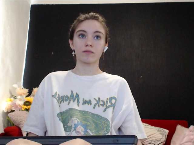 Danielle-Morina live cam on BongaCams