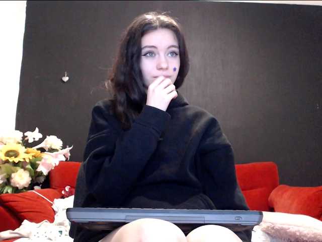 Danielle-Morina live cam preview