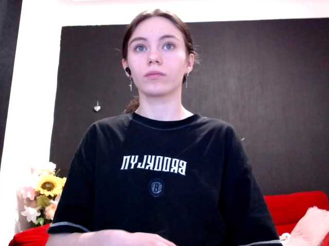 Danielle-Morina live webcam show