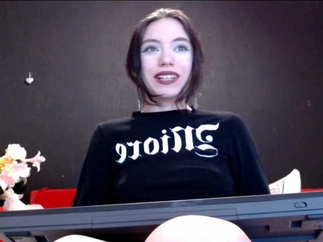 Danielle-Morina live cam on BongaCams
