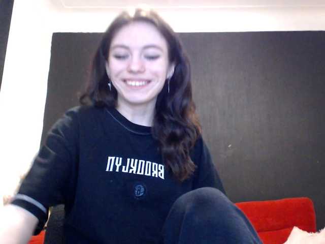 Danielle-Morina live cam preview