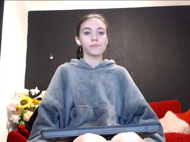 Danielle-Morina live cam on BongaCams
