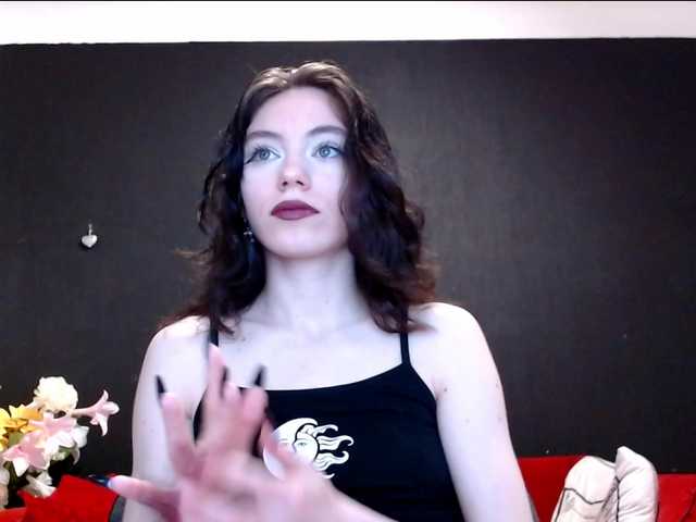 Danielle-Morina live cam on BongaCams