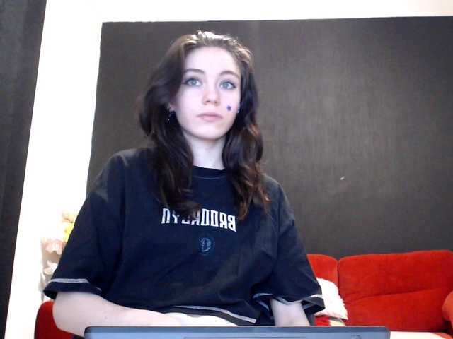 Danielle-Morina live cam on BongaCams