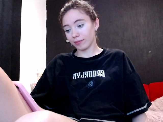 Danielle-Morina live cam on BongaCams