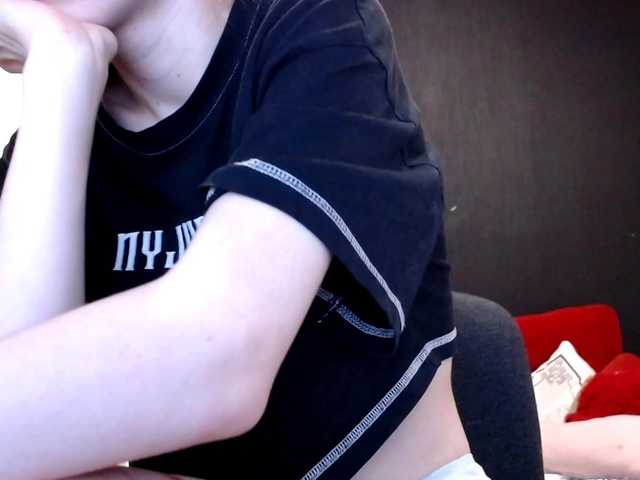 Danielle-Morina live cam on BongaCams