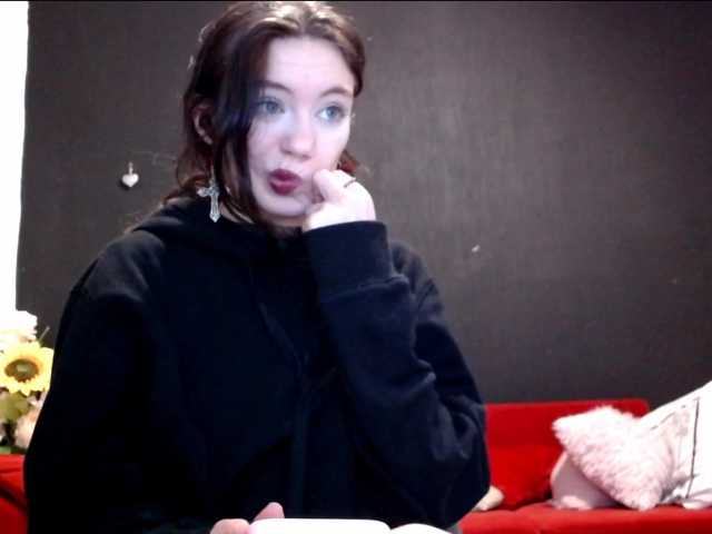 Danielle-Morina live cam on UnifiedCams