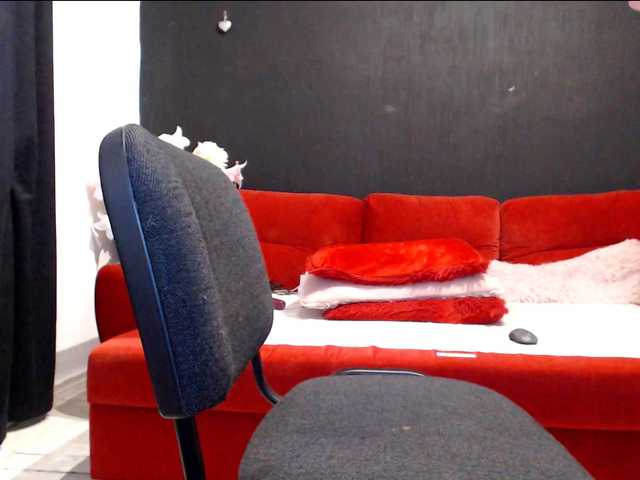 Danielle-Morina live cam on BongaCams
