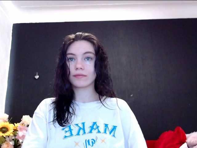 Danielle-Morina live cam