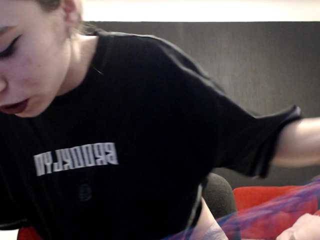 Danielle-Morina live cam on BongaCams
