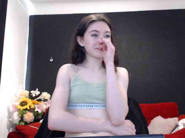 danielle-morina's live room