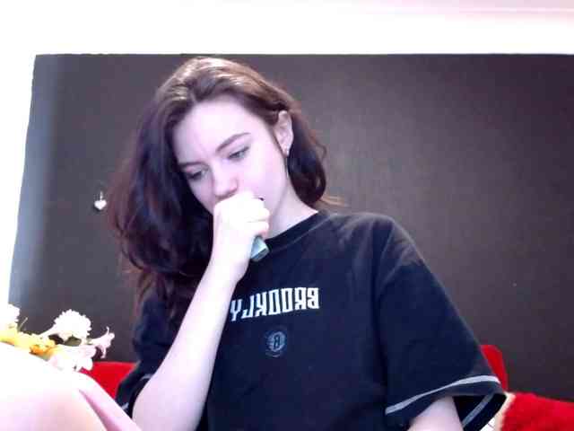 danielle-morina's live room